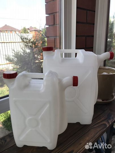 Удобные канистры со сливом для воды 10 - 28 литров