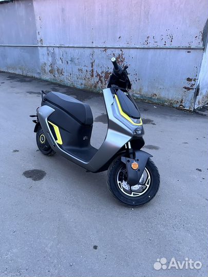 Электроскутер Zeeho AE6+