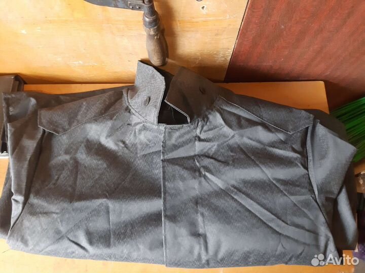 Плащ прорезиненный, подшлемник