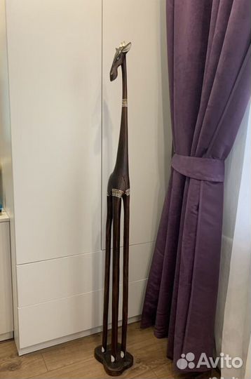 Интерьерные жираф и геккон