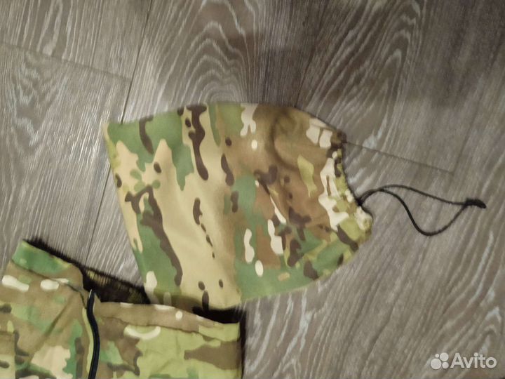 Ветровка и штаны для рыбалки или охоты