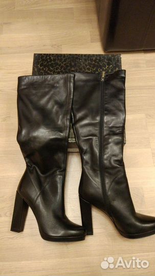 Женские демисезонные кожаные чёрные сапоги Basconi