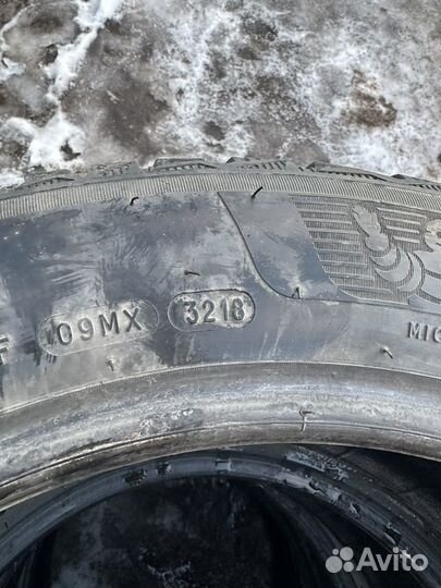 Michelin X-Ice North 4 215/55 R17