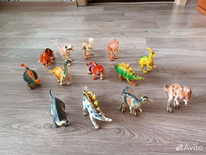 Пакет игрушек динозавров