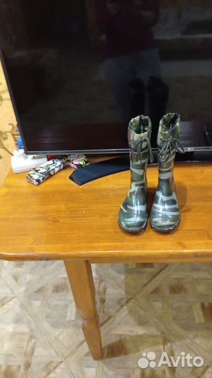 Продам детские резиновые сапоги