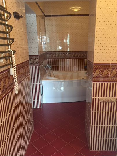 2-к. квартира, 90 м², 1/4 эт.