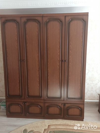 Спальный гарнитур