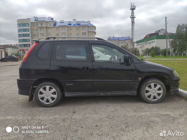Mitsubishi Space Runner 2.4 AT, 2000, 335 000 км