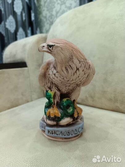 Статуэтка орла 