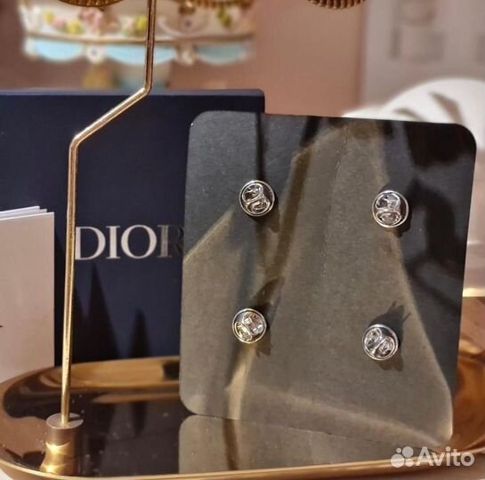 Заколка на одежду Dior