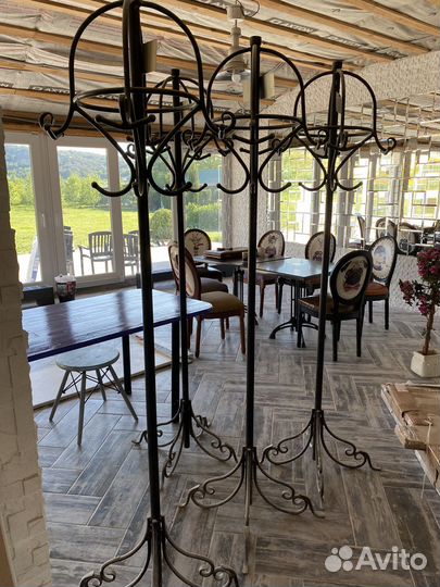 Напольная кованая вешалка чугунная