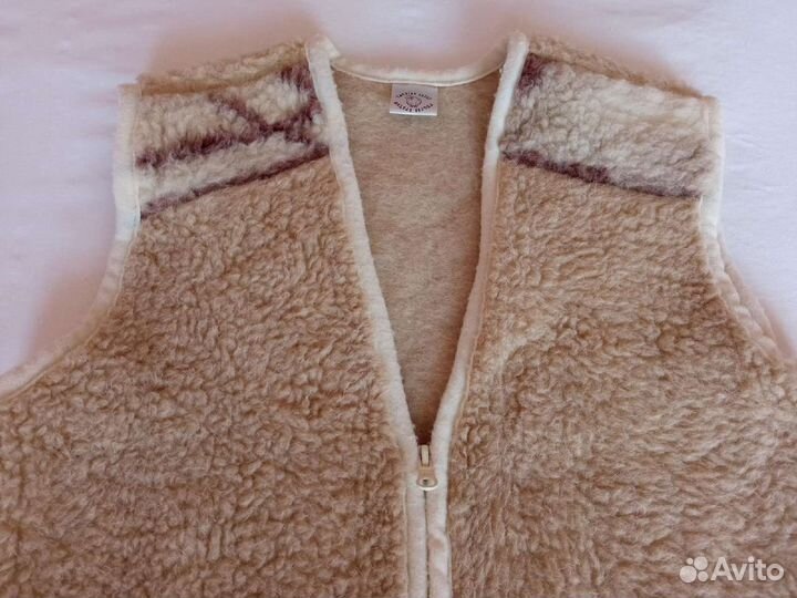 Новый утеплённый жилет 140 из овечьей шерсти