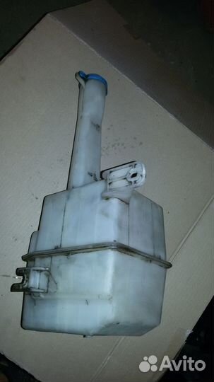 Хендай элантра XD бачок омывателя