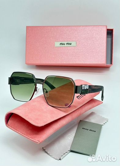Солнцезащитные очки miu miu
