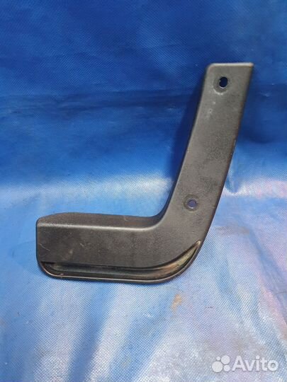 Kia Rio 4 Брызговик задний левый б/у.оригинал