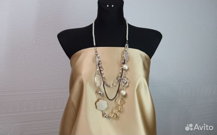 Комплект бижутерии серьги и бусы