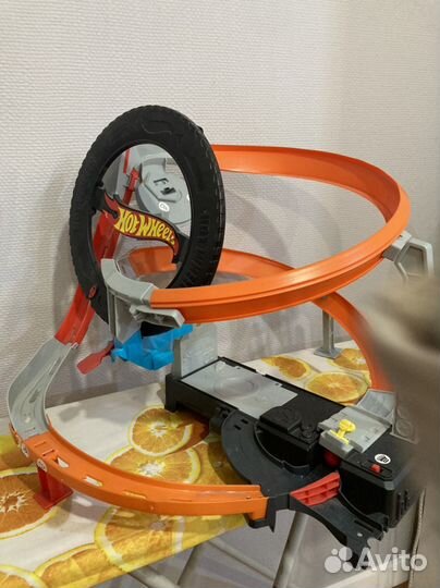 Трек hot wheels