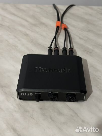 Внешняя звуковая карта с USB numark DJ iO