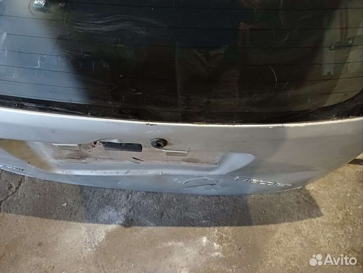 Задняя крышка багажника Тойота Королла Филдер