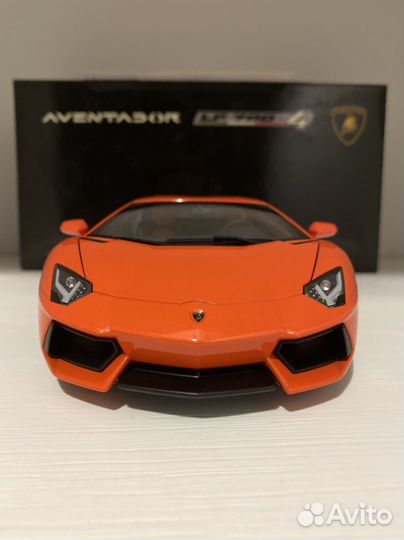 Lamborghini Aventador LP700-4 autoart 1:18