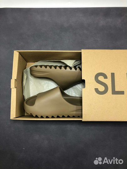 Adidas Yeezy slide Earth Brown