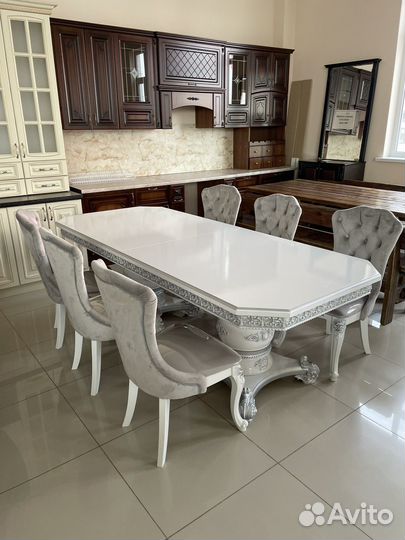 Стол «Голд» и стулья «Сурен»