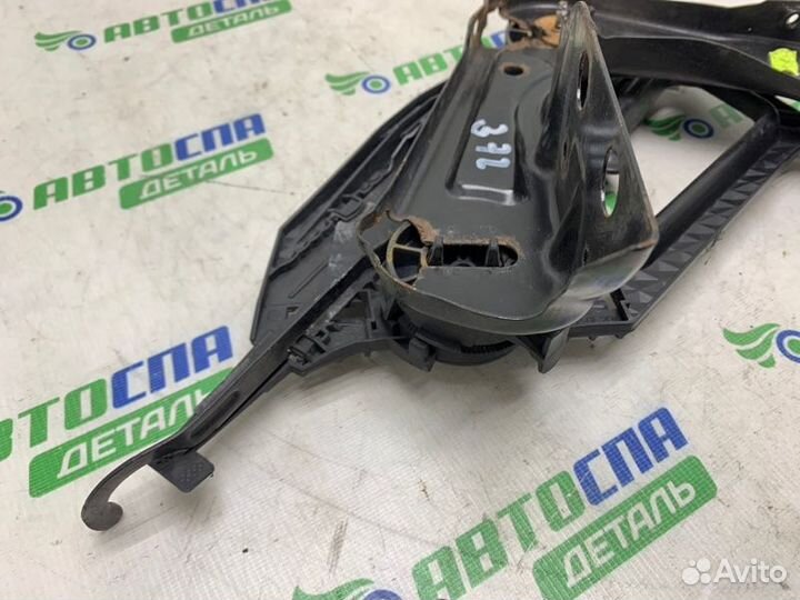 Кронштейн фары передний левый Skoda Octavia седан