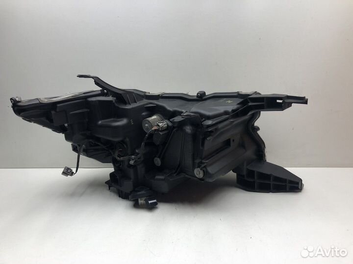 Фара левая Toyota Land Cruiser Prado 150 Рест 2017