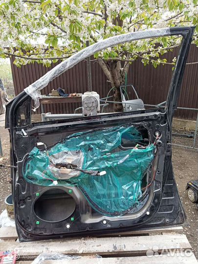 Дверь передняя правая черная Lexus RX 300/330/35/4