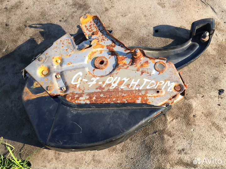 Педаль стояночного тормоза Audi Q7