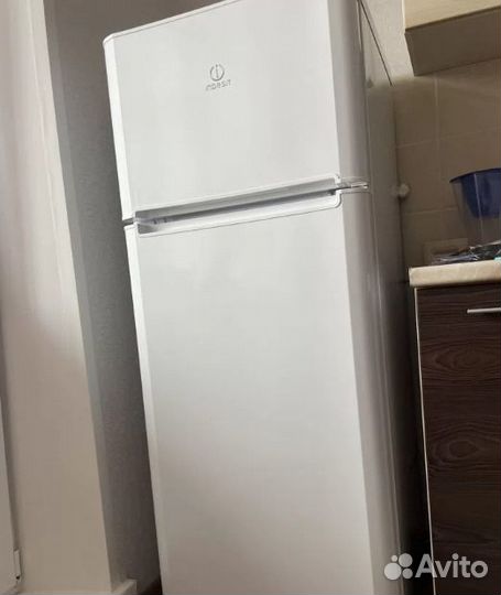 Уплотнитель для холодильника Шарп Ces4023017