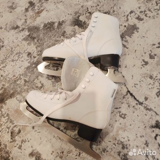 Коньки женские 38 39 размер