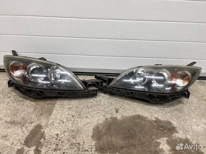 Фары ксенон передние Mazda 3 BK 2004