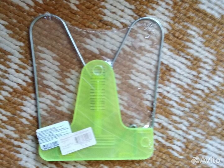 Подставка для книг, краски акварельные ножницы