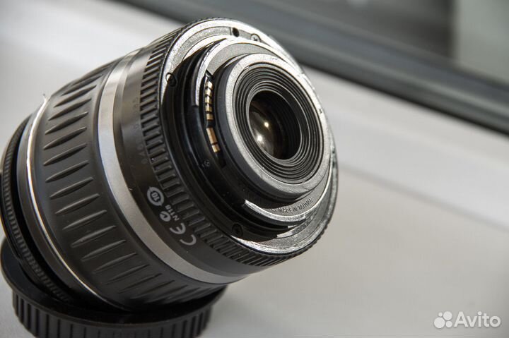 Объектив Canon EF-S 18-55 мм f/3.5-5.6 мм