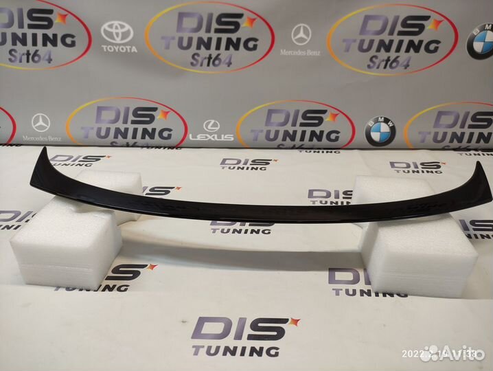 Спойлер на крышку багажника Camry 70