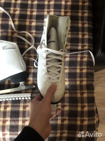 Коньки женские 40размер