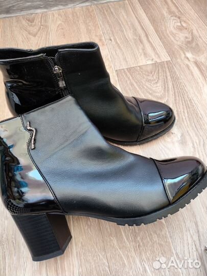 Продаю новые ботинки
