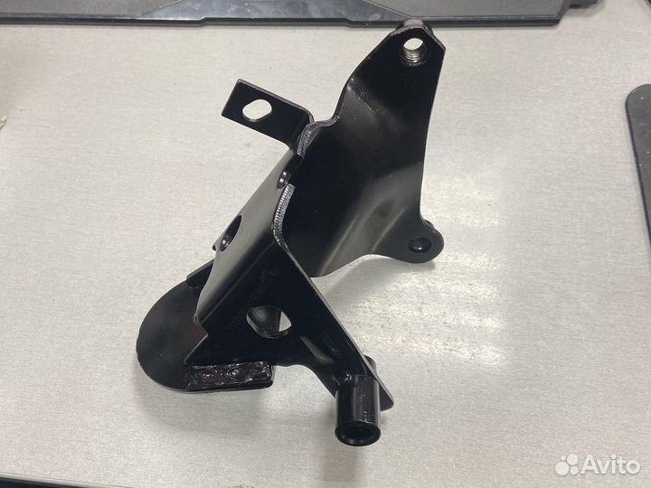 Кронштейн опоры двигателя vw golf 2 jetta 2