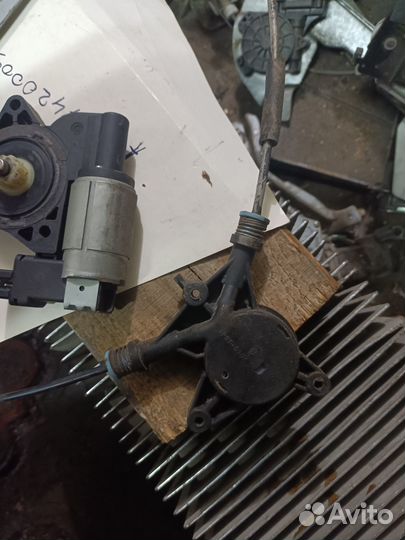 Стеклоподъёмник передний правый Mazda 3 BK