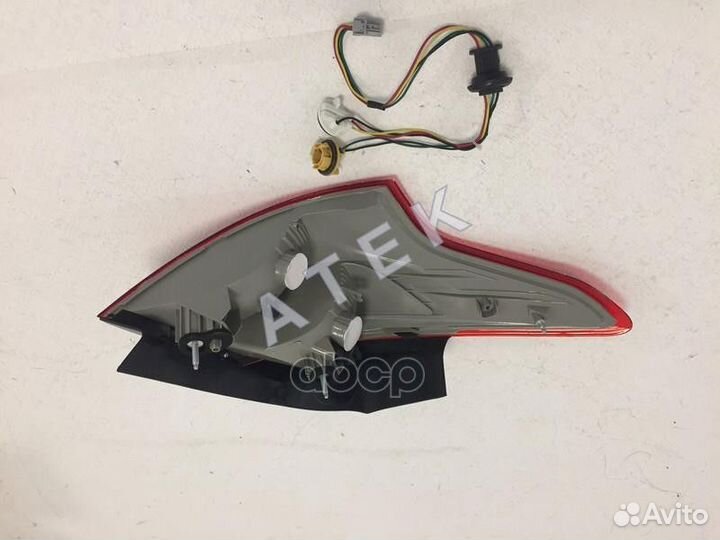 Фонарь зад focus-3 RH седан 42118322 atek