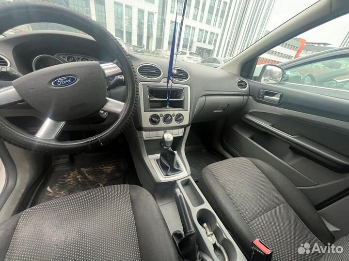 Ford Focus 1.4 МТ, 2011, 281 000 км