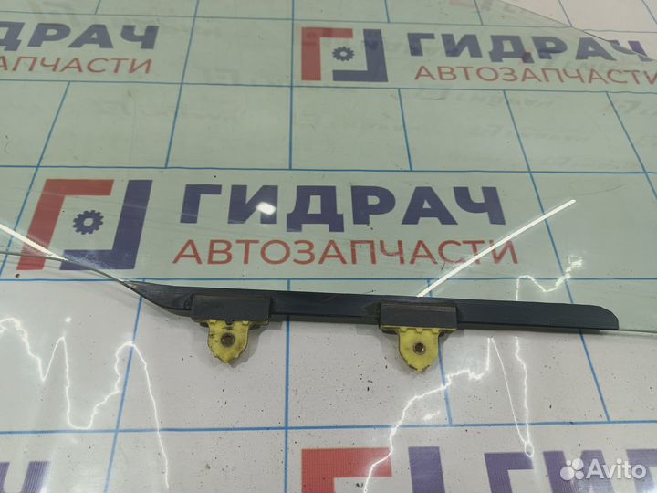 Стекло двери передней правой Mitsubishi Lancer 9