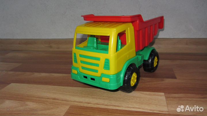 Машина грузовик, самосвал, трактор с прицепом