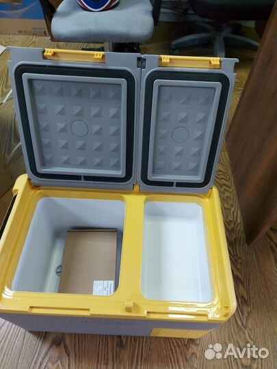 Холодильник автомобильный 12 24 220 Alpicool