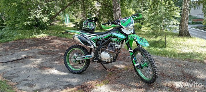 Мотоцикл эндуро с птс