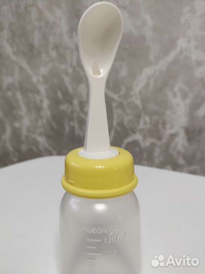 Бутылочка с ложкой Pigeon