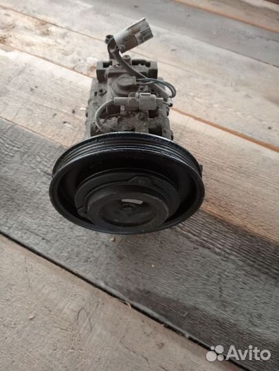 Компрессор кондиционера Toyota Avensis 4425002571