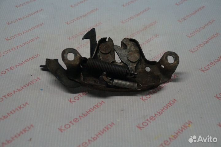 Nissan 65601-1N610 Захватный крюк капота