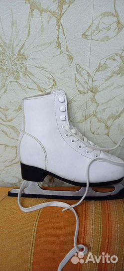 Коньки р-р 30